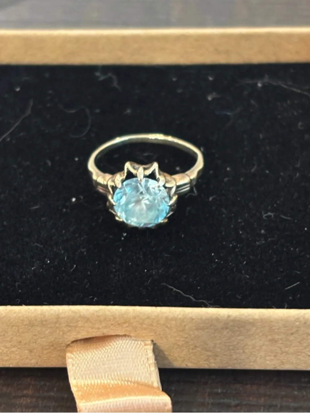 Vintage 10K Yellow Gold Blue Solitaire Ring Crown Setting  Size 6.5